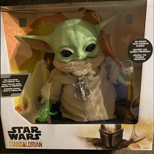 Baby Yoda (Disney’s Mandalorian Collection)